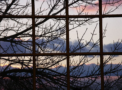 sunset-window-jan05.jpg