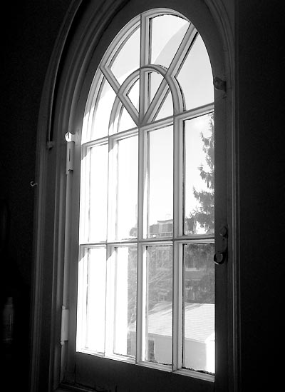 050227_window.jpg
