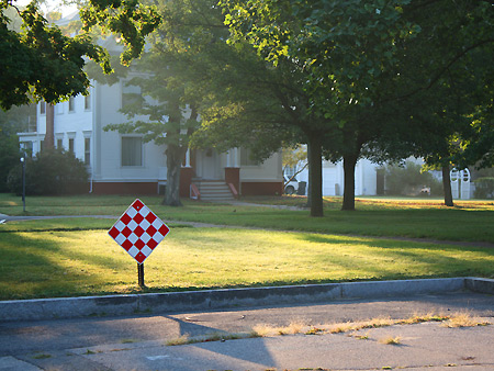 080904_caution.jpg